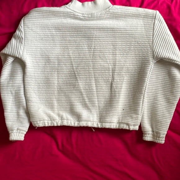 White sweater, size 14-15 in girls - Picture 4 of 5